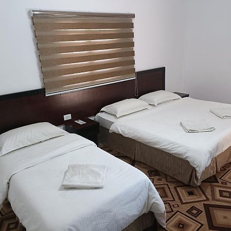 Happy Night Hostel Wadi Musa Buitenkant foto