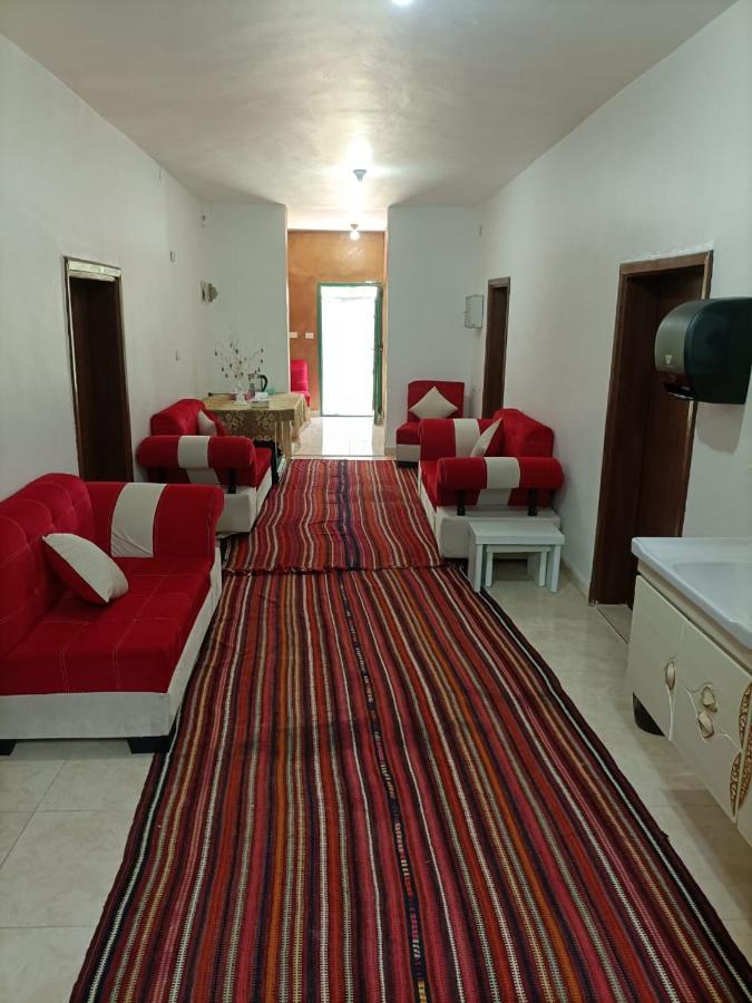 Happy Night Hostel Wadi Musa Buitenkant foto
