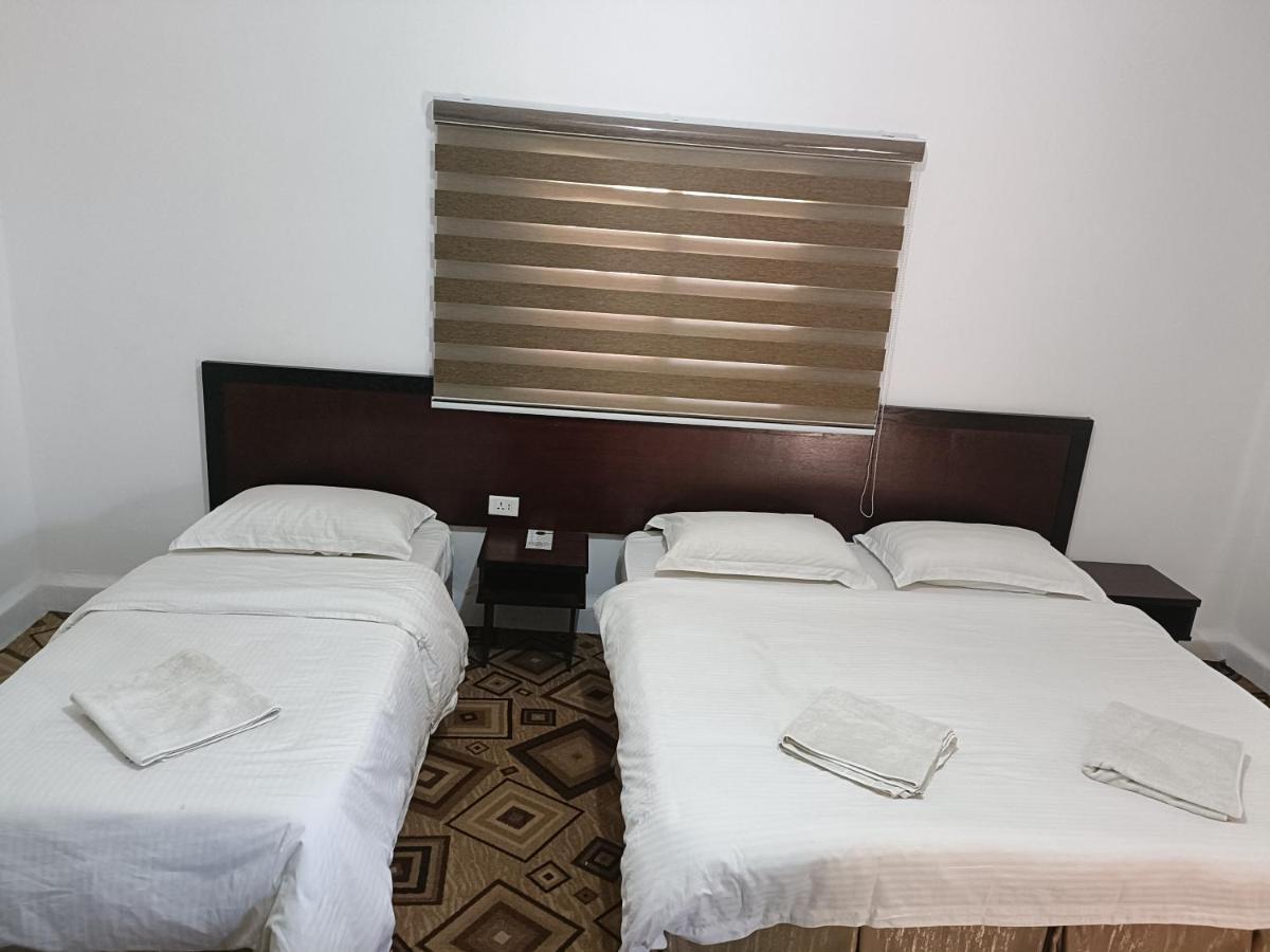 Happy Night Hostel Wadi Musa Buitenkant foto