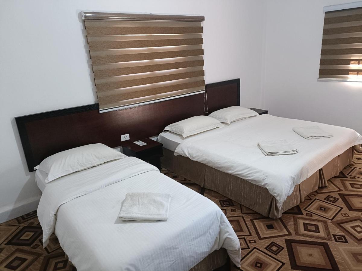 Happy Night Hostel Wadi Musa Buitenkant foto