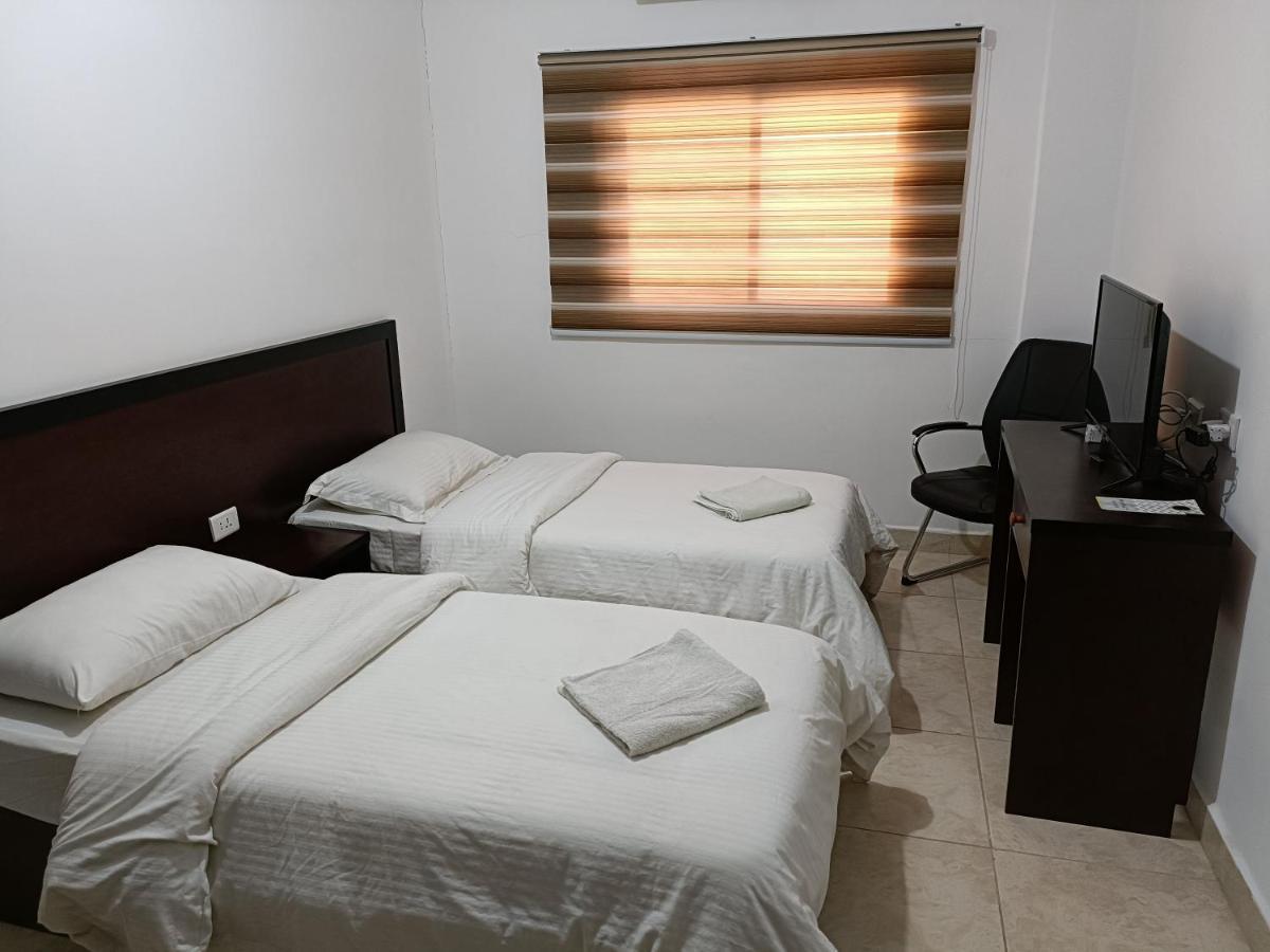 Happy Night Hostel Wadi Musa Buitenkant foto