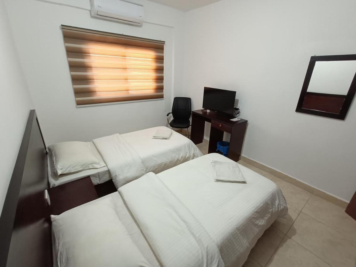 Happy Night Hostel Wadi Musa Buitenkant foto