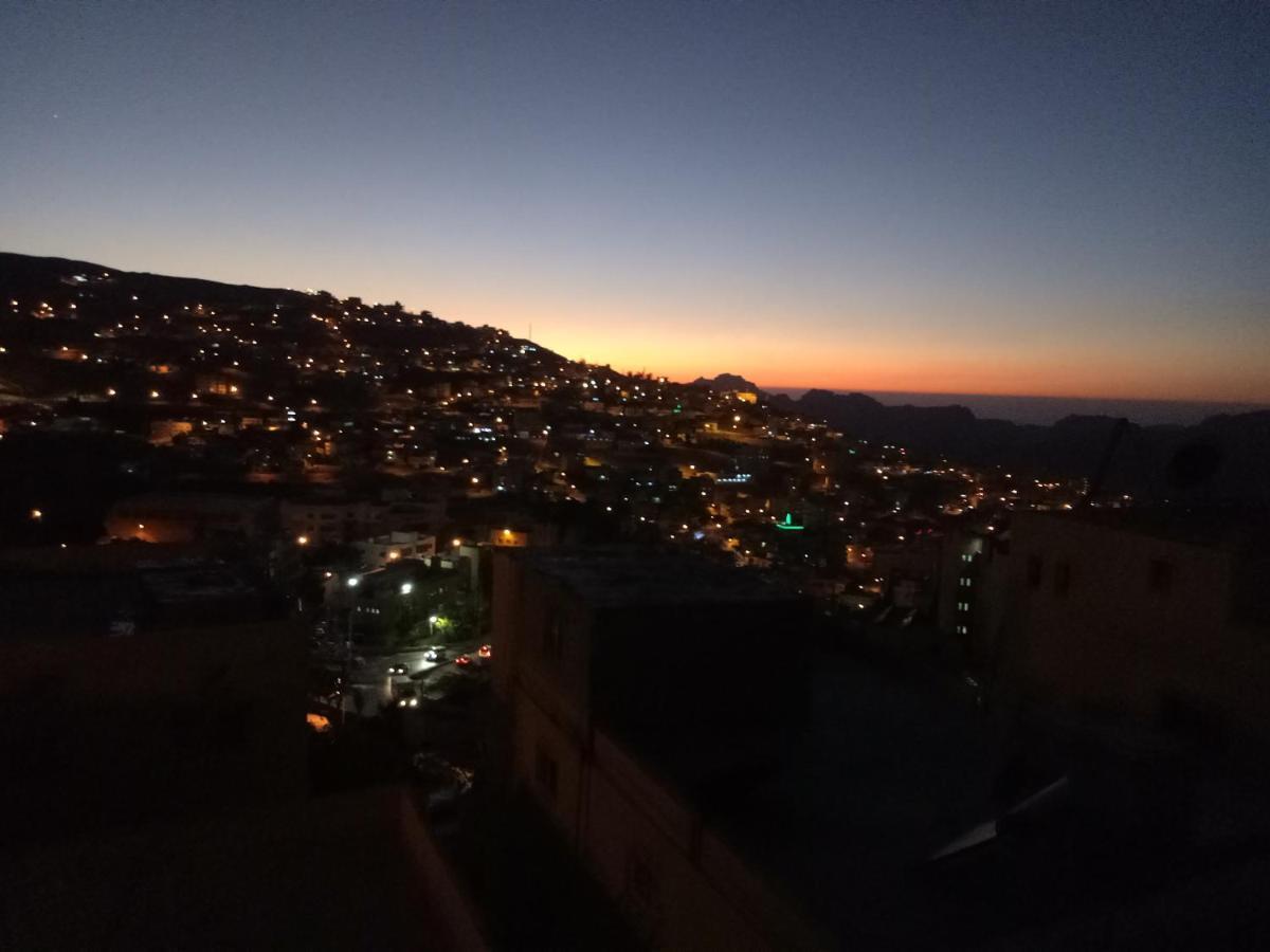 Happy Night Hostel Wadi Musa Buitenkant foto