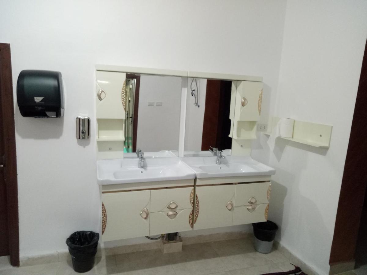 Happy Night Hostel Wadi Musa Buitenkant foto